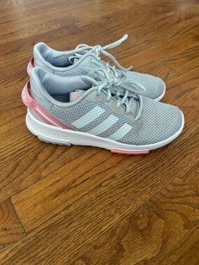 Adidas cloud form sneakers girls size 4 youth